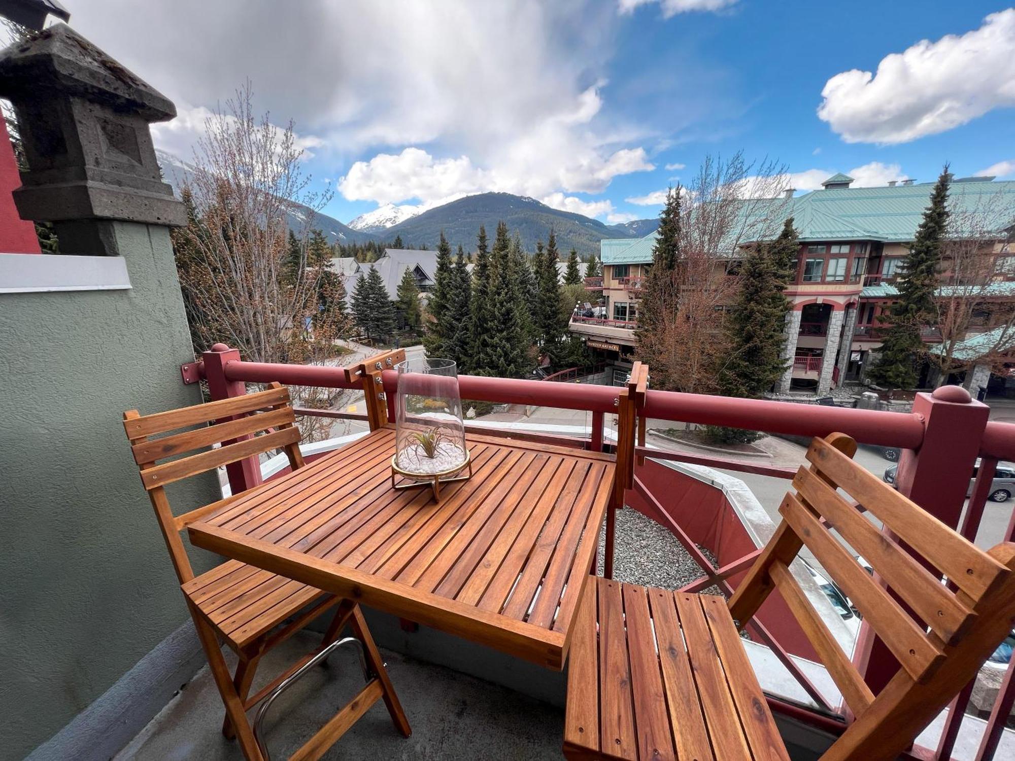 Alpenglow Lodge Queen Boho Studio By Mva Whistler Exterior foto